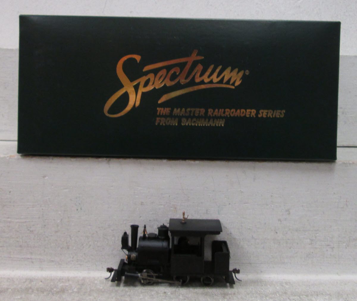 Bachmann 25599 On30 Painted & Unlettered 0-4-2 Porter Steam-Powered Locomotive