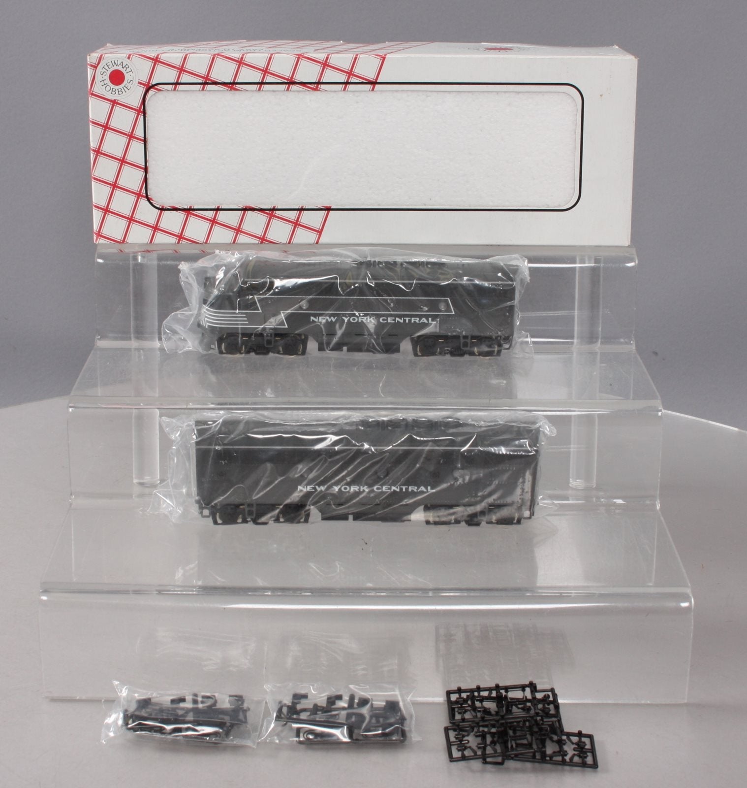 Stewart 5211 HO New York Central F3 Phase II Early A/B Diesel Locomotive Set