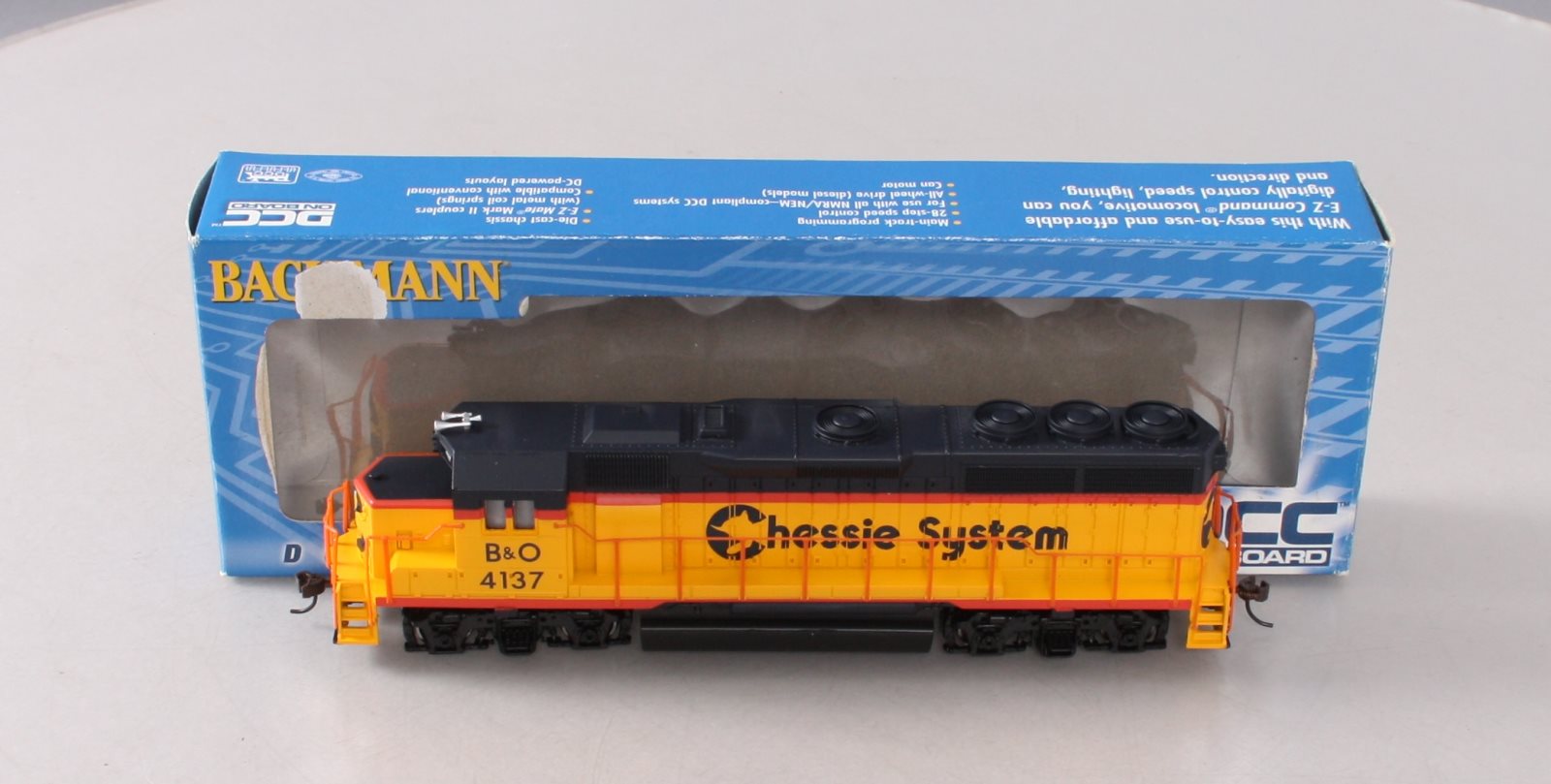 Bachmann 60309 HO Chessie EMD GP40 Diesel Locomotive #4137 w/DCC