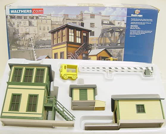 Walthers 933-2703 Trackside Structures Set