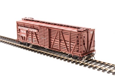 Broadway Limited 4577 HO Southern Pacific Red Oxide Stock Car with Chicken Sound