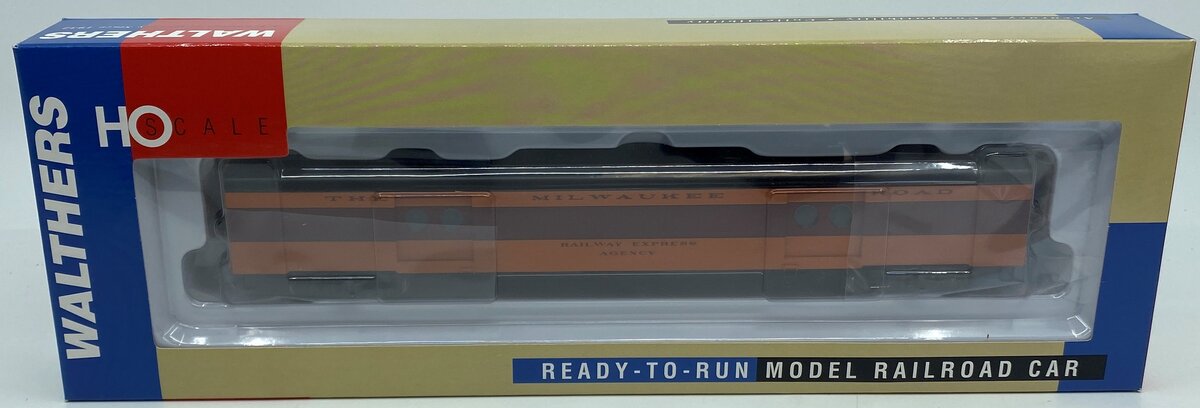 Walthers 932-9209 HO Milkwaukee Road 1955 Twin Cities Hiawatha REA Baggage Car