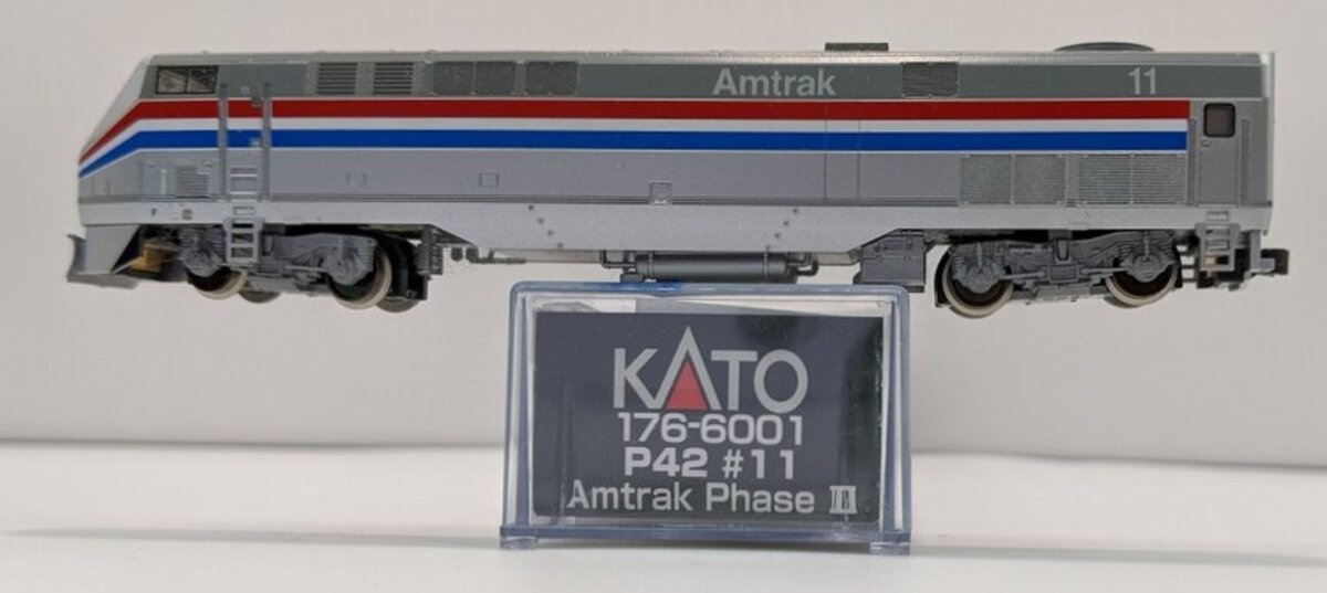 Kato 176-6001 N Scale Amtrak Phase II P42 Diesel Locomotive #11