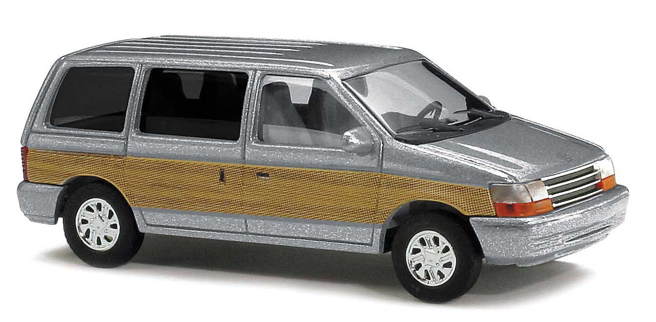 Busch 44623 HO Scale Plymouth Voyager Mini Van Silver with Woodgrain