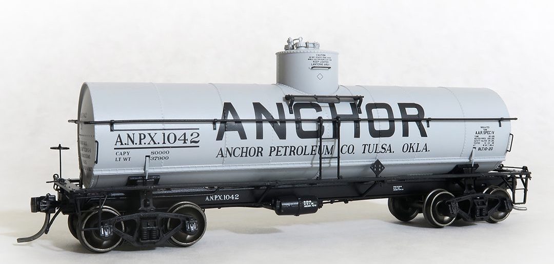 Tangent Scale Models 19123 GA 1917 8000 Gallon Insulated Tank Car "Anchor Refining 1948+" ANPX