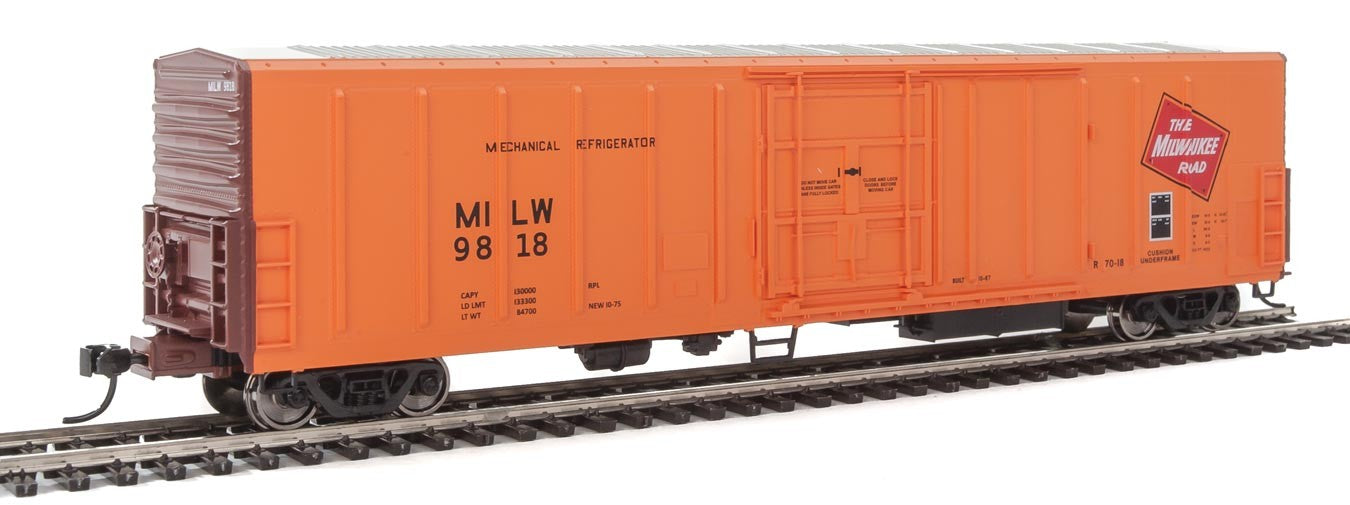 Walthers Mainline 910-3931 HO Scale 57' Mechanical Reefer Milwaukee Road MILW 9818