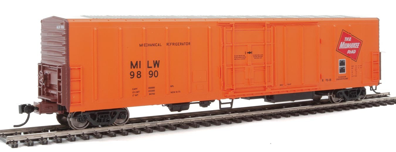 Walthers Mainline 910-3933 HO Scale 57' Mechanical Reefer Milwaukee Road MILW 9890